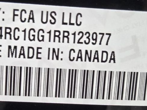 Used 2024 Chrysler Pacifica Limited w/ Trailer Tow Group FWD image 33