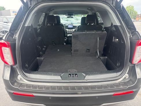 Used 2020 Ford Explorer XLT w/ Equipment Group 202A AWD/4WD image 13