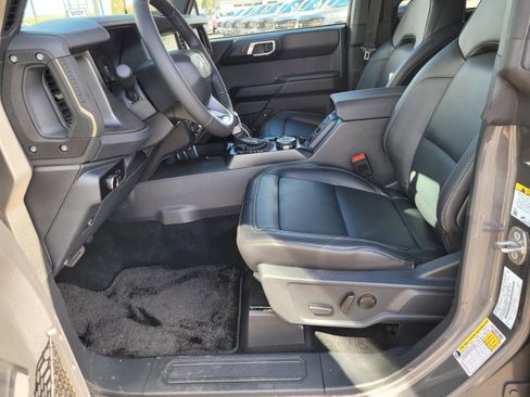 New 2026 Ford Bronco Badlands image 14