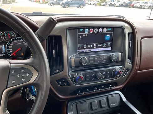 Used 2018 Chevrolet Silverado 1500 High Country image 6