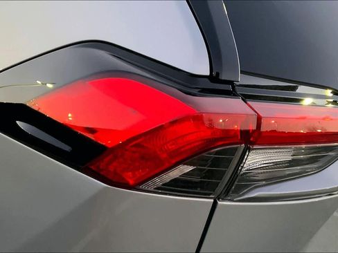 Used 2019 Toyota RAV4 XSE image 27