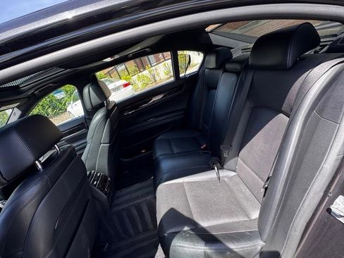 Used 2014 BMW 750Li xDrive image 12