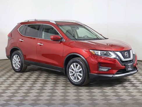 Used 2018 Nissan Rogue SV w/ Sun & Sound Touring Package image 2