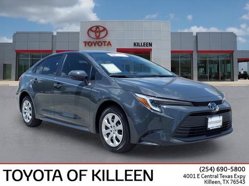 Certified 2025 Toyota Corolla LE FWD image 1