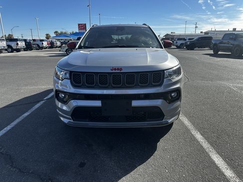 Used 2023 Jeep Compass Limited AWD/4WD image 9