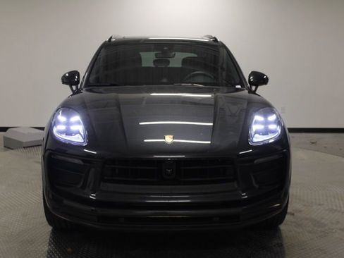 Certified 2025 Porsche Macan AWD/4WD image 12