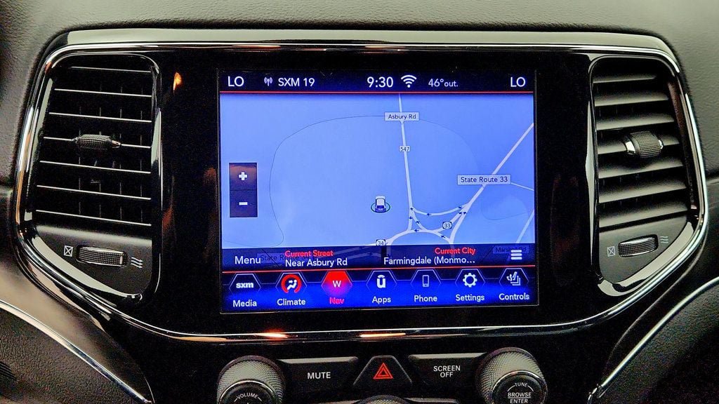 Used 2020 Jeep Grand Cherokee Limited AWD/4WD image 19