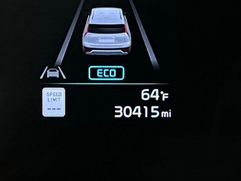 Used 2023 Kia Niro SX image 16