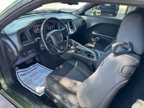 Used 2019 Dodge Challenger SXT AWD/4WD image 9