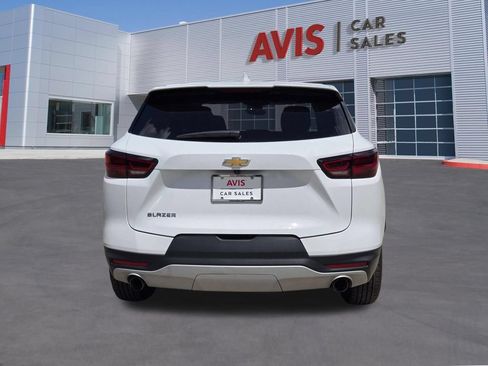 Used 2025 Chevrolet Blazer LT FWD image 7