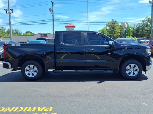 Used 2022 Chevrolet Silverado 1500 LT AWD/4WD image 4