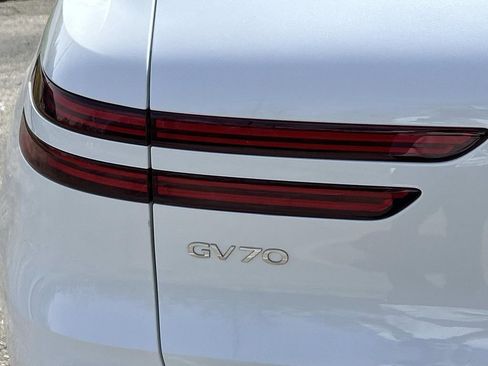 New 2026 Genesis GV70 2.5T Advanced AWD/4WD image 12