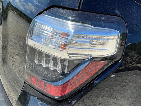 Used 2016 Toyota 4Runner SR5 image 29