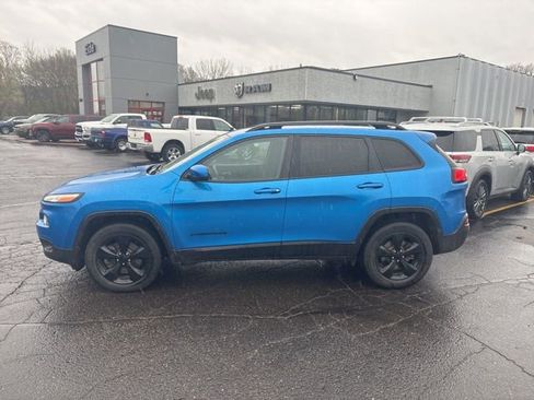 Used 2018 Jeep Cherokee Limited w/ High Altitude Package AWD/4WD image 5