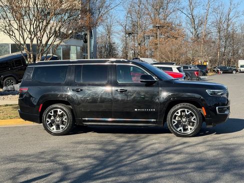 Certified 2024 Jeep Wagoneer Series III image 5