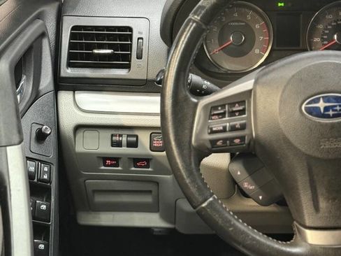 Used 2014 Subaru Forester 2.5i Limited AWD/4WD image 11