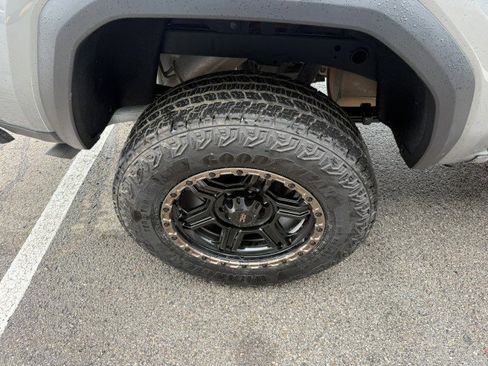 Used 2024 GMC Canyon Elevation w/ Trailering Package image 6