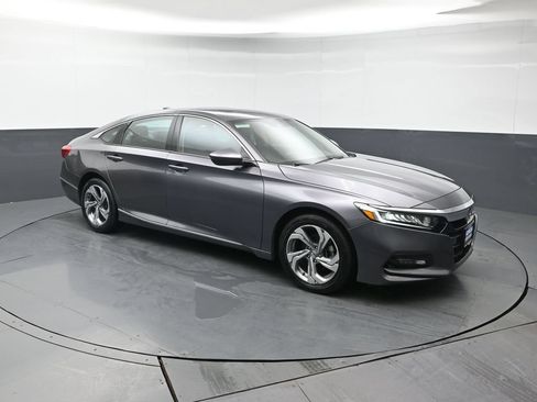 Used 2018 Honda Accord EX-L image 8