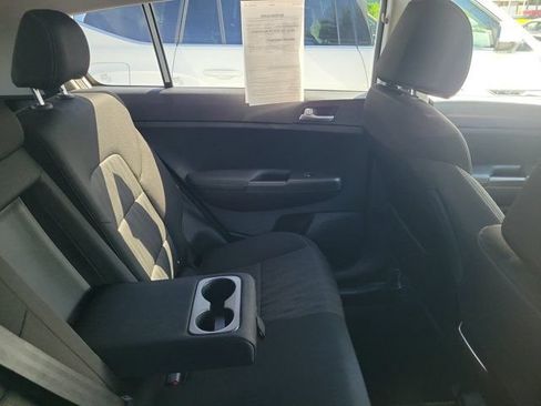 Used 2020 Kia Sportage LX FWD image 4