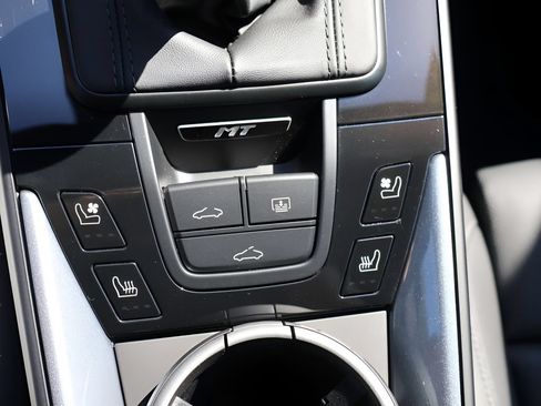 Certified 2025 Porsche 911 Carrera T RWD image 29