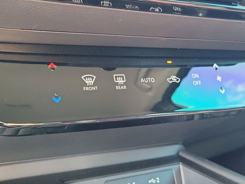 Certified 2025 Nissan Kicks SR FWD image 26