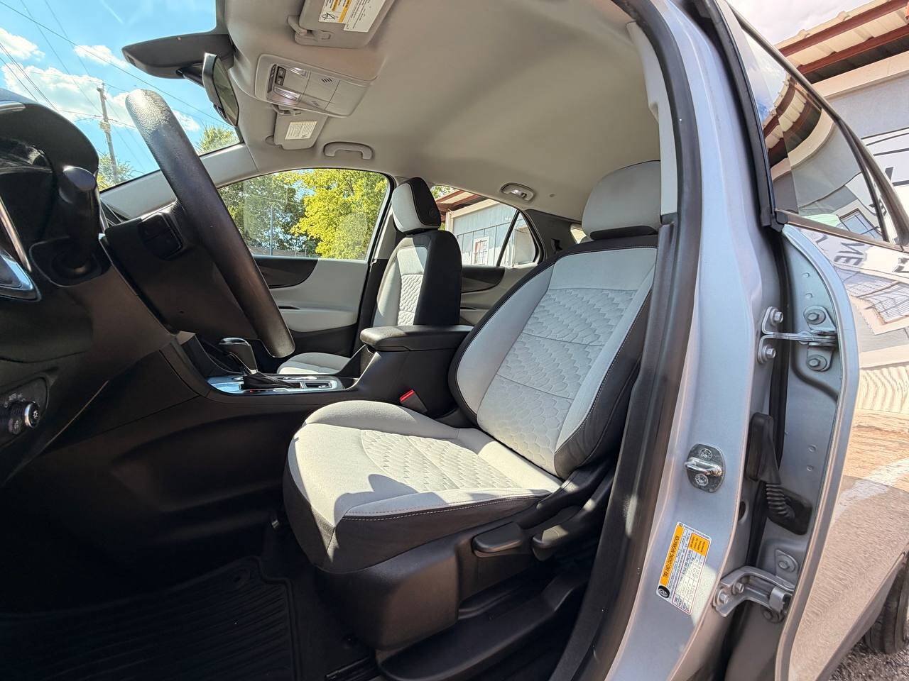 Used 2019 Chevrolet Equinox LS FWD image 11