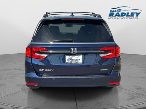 Used 2023 Honda Odyssey Touring image 3