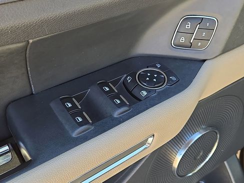 Used 2024 Ford Expedition Max XLT image 20