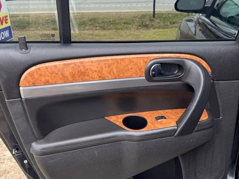 Used 2011 Buick Enclave CXL image 18