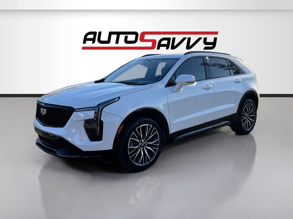 Used 2024 Cadillac XT4 Sport FWD image 3