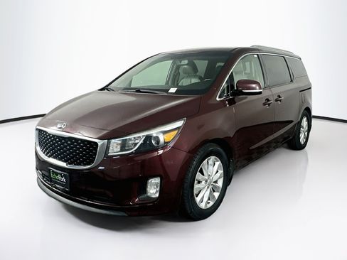 Used 2017 Kia Sedona EX FWD image 3