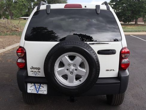 Used 2006 Jeep Liberty Sport AWD/4WD image 6