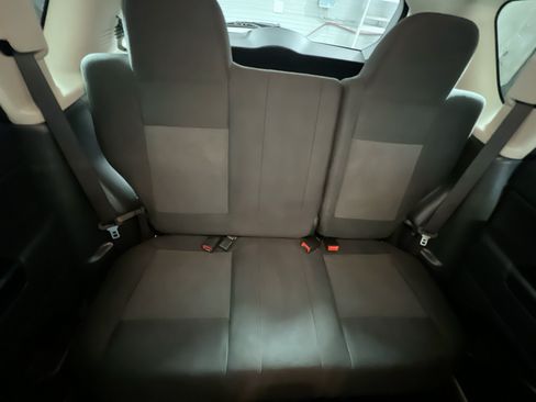 Used 2013 Jeep Compass Latitude FWD image 30