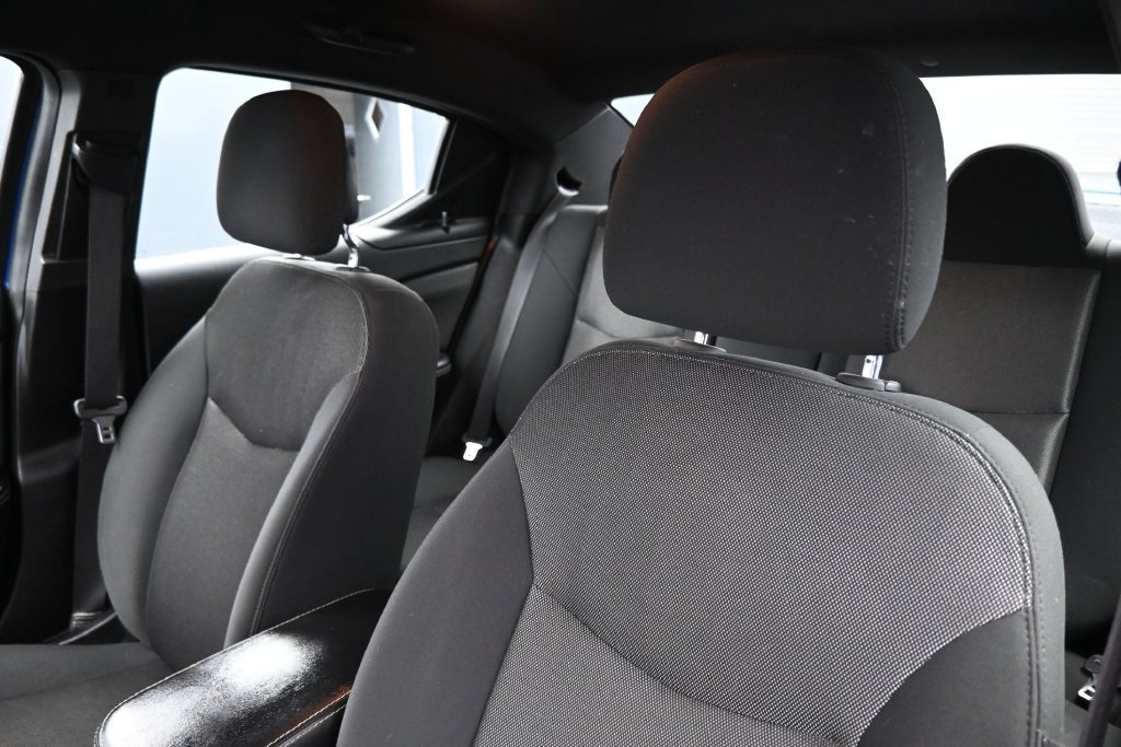 Used 2013 Dodge Avenger SE FWD image 12