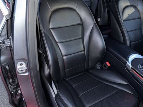 Used 2021 Mercedes-Benz GLC 300 4MATIC image 64