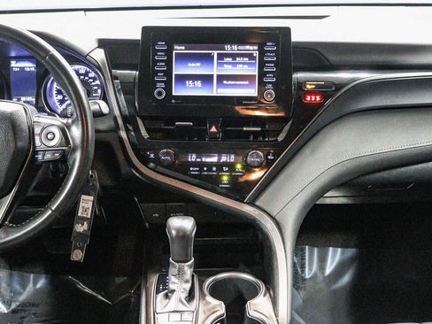 Certified 2022 Toyota Camry SE FWD image 14