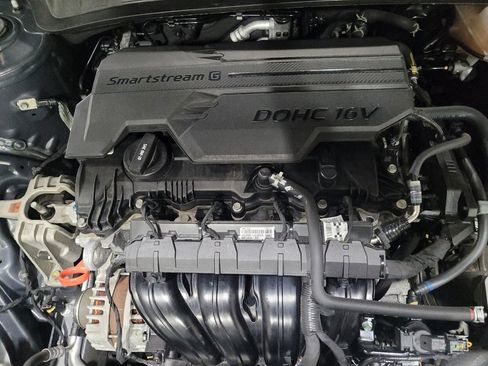 Used 2023 Hyundai Elantra SEL image 30