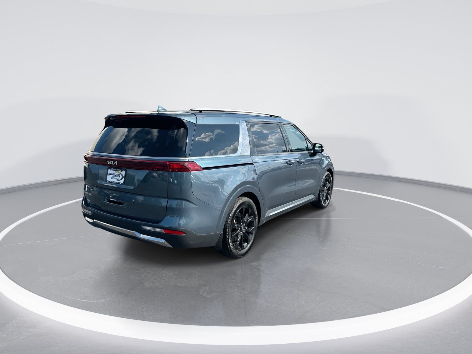 Used 2024 Kia Carnival SX FWD image 9
