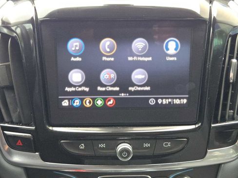 Used 2021 Chevrolet Traverse LT image 18