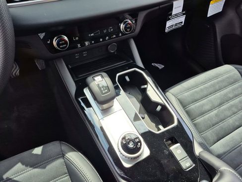 New 2026 Mitsubishi Outlander LE FWD image 15