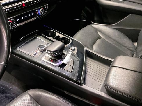Used 2018 Audi Q7 3.0T Prestige w/ Prestige Package AWD/4WD image 17