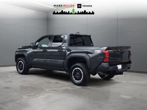 Used 2025 Toyota Tacoma TRD Off-Road image 3
