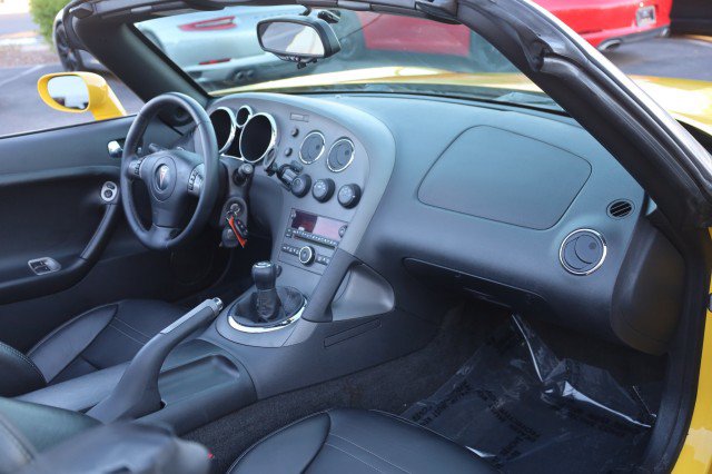 Used 2008 Pontiac Solstice GXP w/ Premium Package RWD image 33