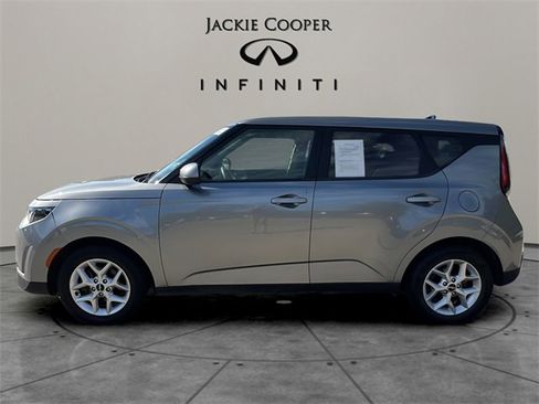 Used 2023 Kia Soul LX w/ Option Group 015 image 2