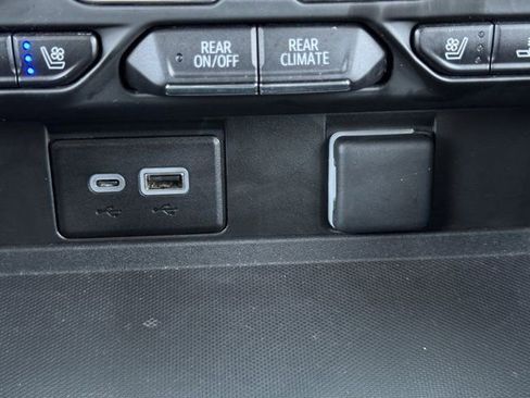 Used 2023 GMC Yukon XL SLT w/ SLT Premium Package image 20