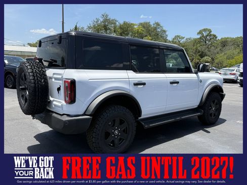 New 2025 Ford Bronco Outer Banks w/ Black Appearance Package AWD/4WD image 6