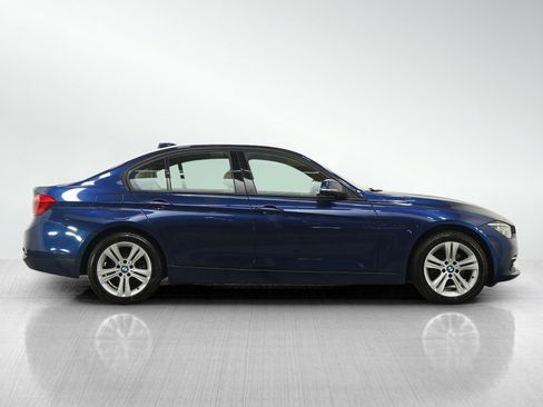 Used 2017 BMW 328d xDrive Sedan AWD/4WD image 6