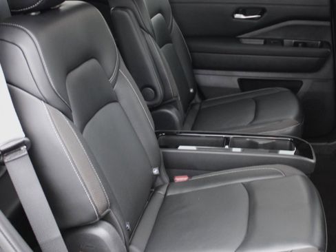 Certified 2024 Nissan Pathfinder SL w/ SL Premium Package image 25