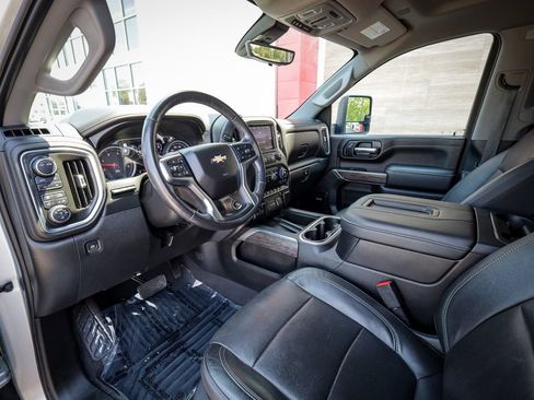 Used 2020 Chevrolet Silverado 2500 LTZ w/ LTZ Premium Package AWD/4WD image 12