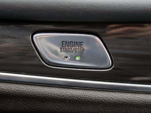 Used 2021 Buick Enclave Essence w/ Sun And Navigation Package image 19